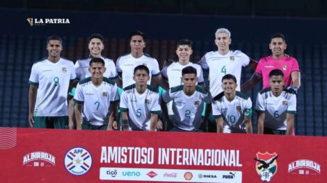 Integrantes de la selección boliviana Sub-23 antes del partido frente a Paraguay