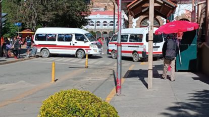 Bloqueo en Oruro por transportistas exigiendo operar en el Puerto Seco