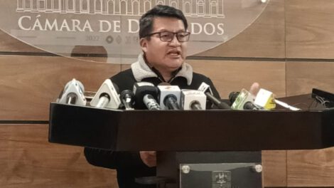 Distribución ilegal de gasolina por hijos de Presidente Arce