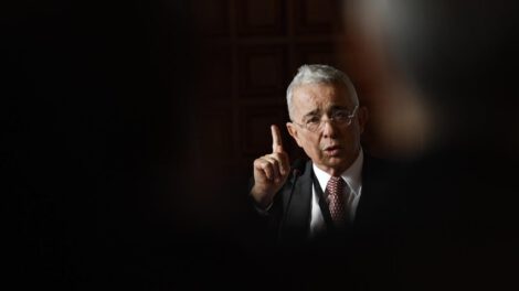 Álvaro Uribe enfrenta posible procesamiento por parte de la JEP