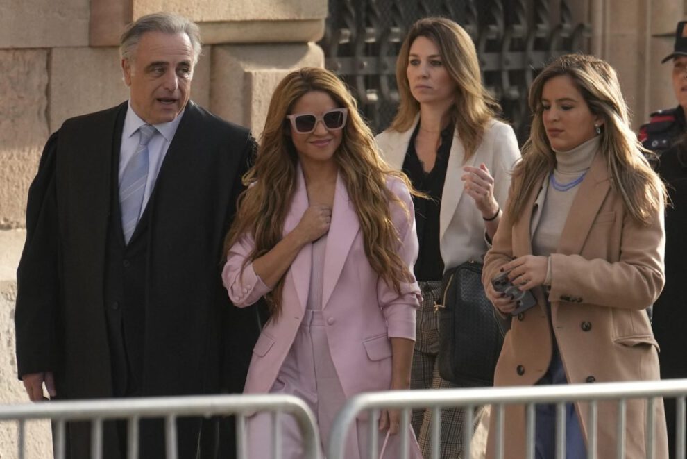 Shakira evita juicio por fraude fiscal en España
