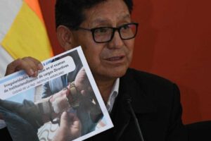 Ayudas ilegales en pruebas escritas en el sistema educativo