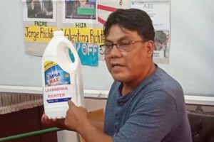 Vocero presidencial acusado de usar influencias para favorecer económicamente a su hija en canal estatal