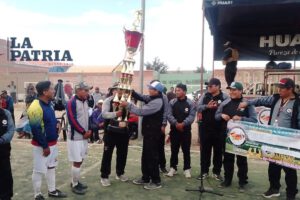 Torneo de fútbol Santa Cecilia con campeones destacados