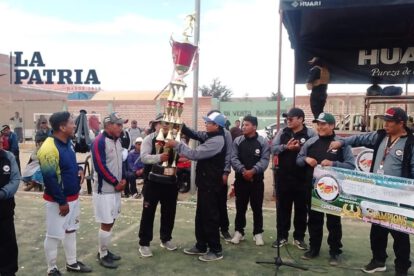 Torneo de fútbol Santa Cecilia con campeones destacados