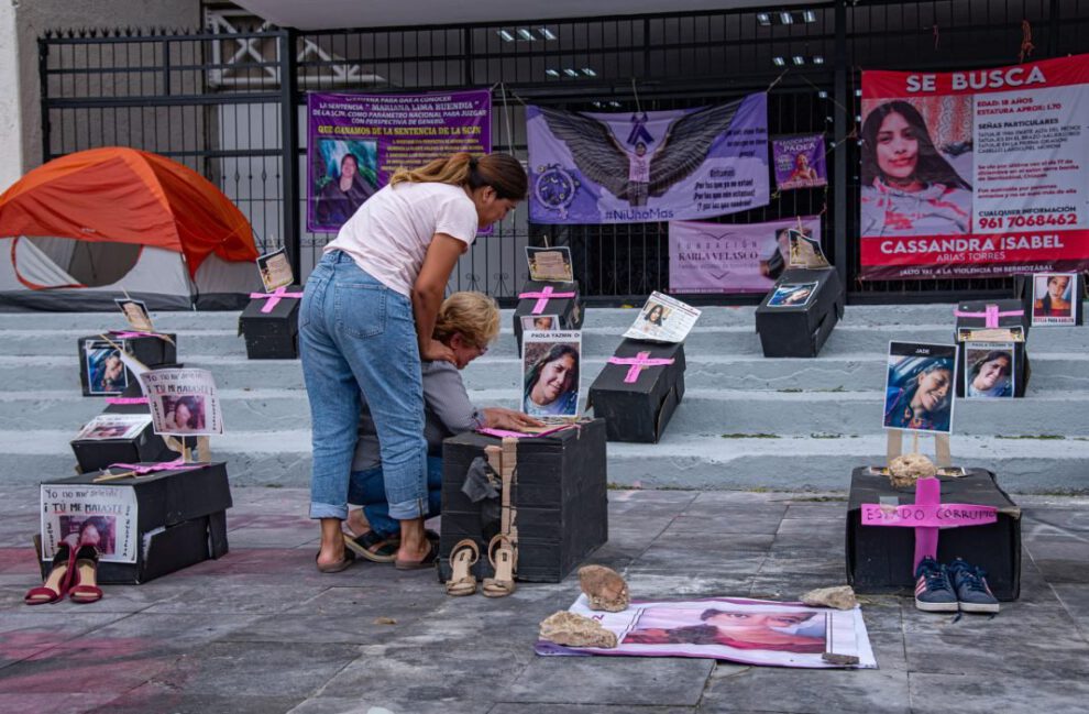 Madres de mujeres desaparecidas y asesinadas protestan en Tuxtla Gutiérrez, México