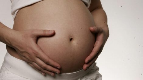 Idioma prenatal y desarrollo cerebral en bebés