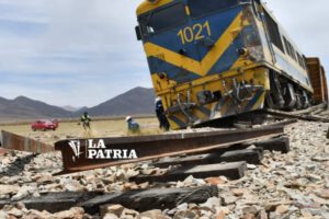 Robo de rieles provoca descarrilamiento en la ruta Oruro-Uyuni