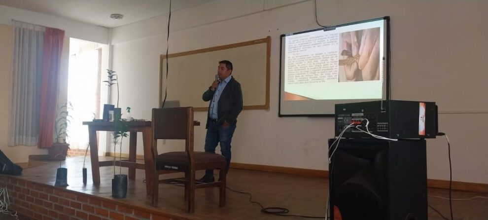 Curso-taller de injertos frutales y forestales