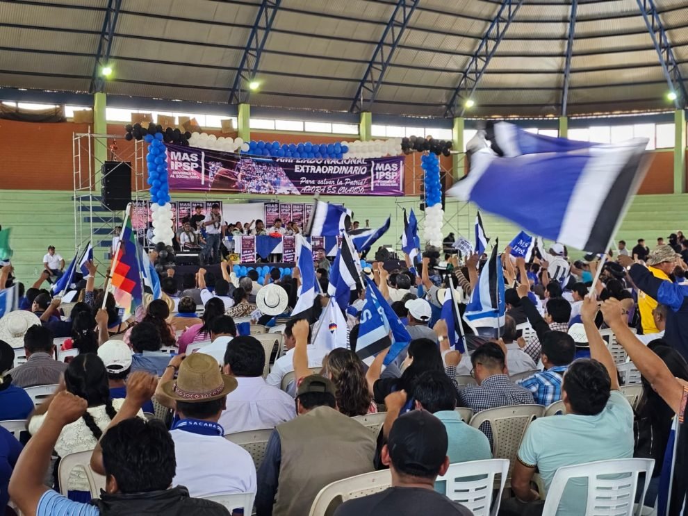 Congreso de Lauca Ñ y medidas de presión del MAS