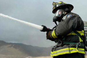 Donación de cascos a Bomberos Antofagasta