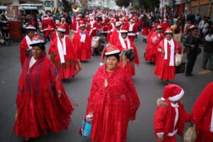 Desfile navideño en La Paz con color y alegría