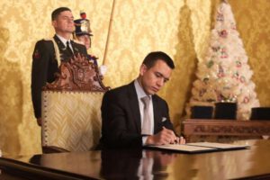 Decreto de política antidrogas firmado por Daniel Noboa