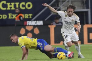 Lesión de Luka Modric durante el partido contra el Cádiz CF