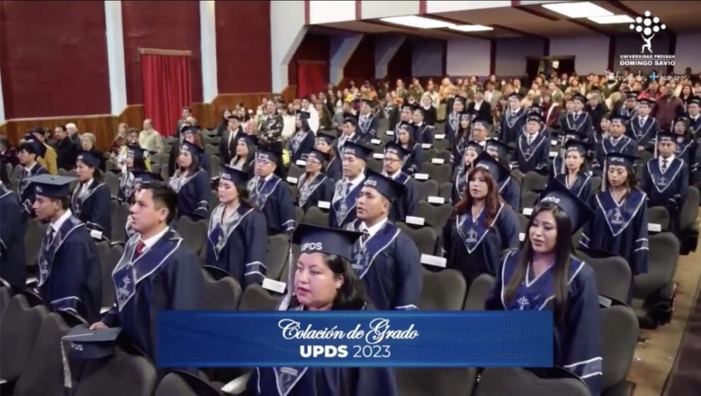 Graduación de la Universidad Privada Domingo Savio en Oruro