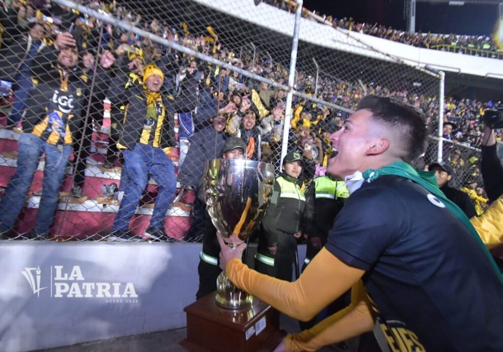 The Strongest campeón del torneo de fútbol boliviano