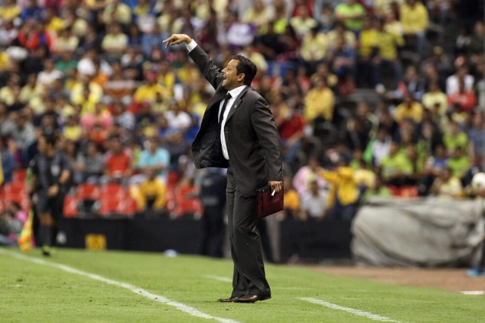Jeaustin Campos sancionado por insultos racistas