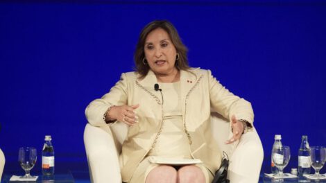 Dina Boluarte denuncia maniobra política en su contra