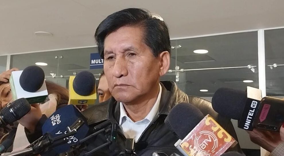 El senador Félix Ajpi habla sobre elecciones primarias en el MAS