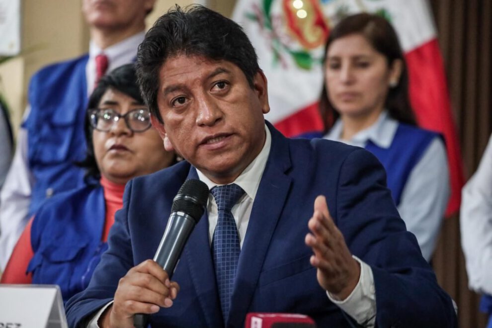 Defensor del Pueblo de Perú, Josué Gutiérrez, niega vínculos con red de tráfico de influencias