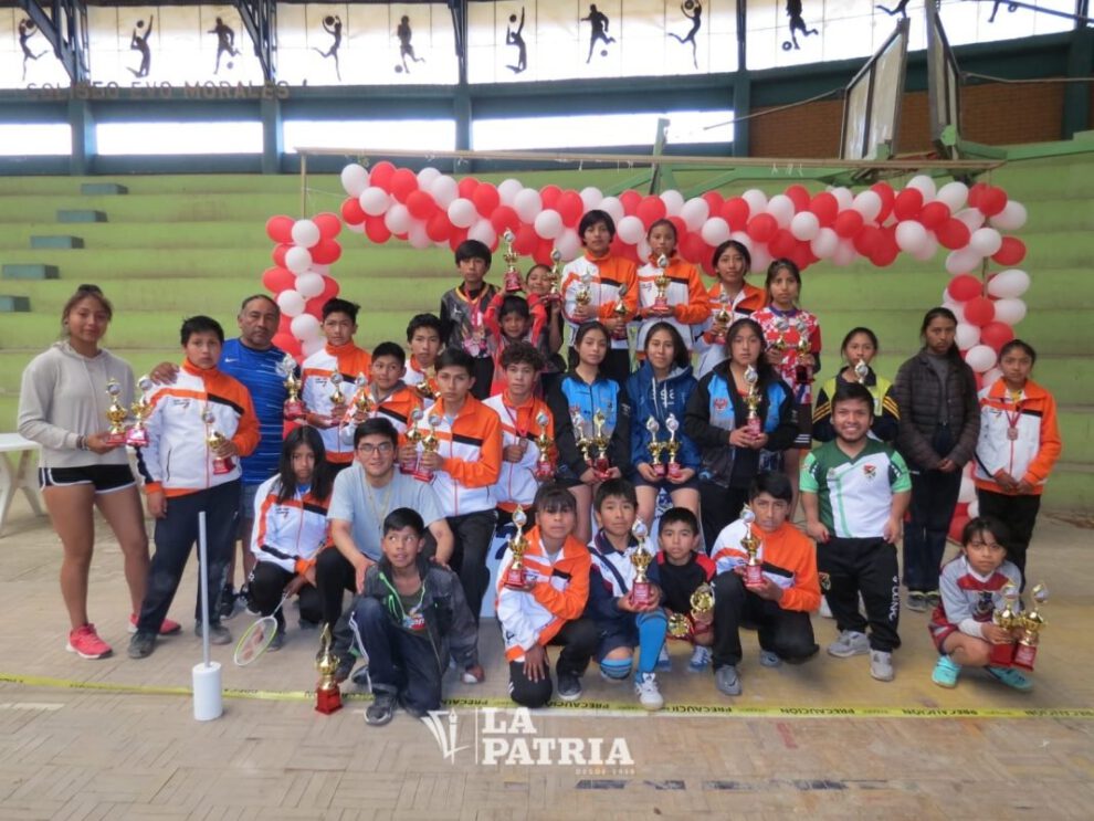 Torneo de bádminton en Oruro