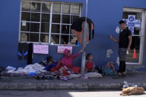 centros de procesamiento de migrantes en América Latina
