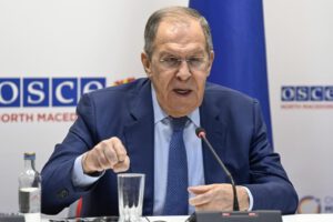 Lavrov acusa a Israel de violar el derecho humanitario