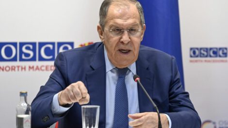 Lavrov acusa a Israel de violar el derecho humanitario