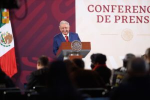 Salario mínimo en México aumentará un 20% en 2024