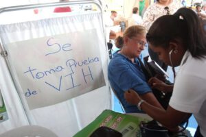 Acceso a pruebas de VIH en adolescentes y jóvenes