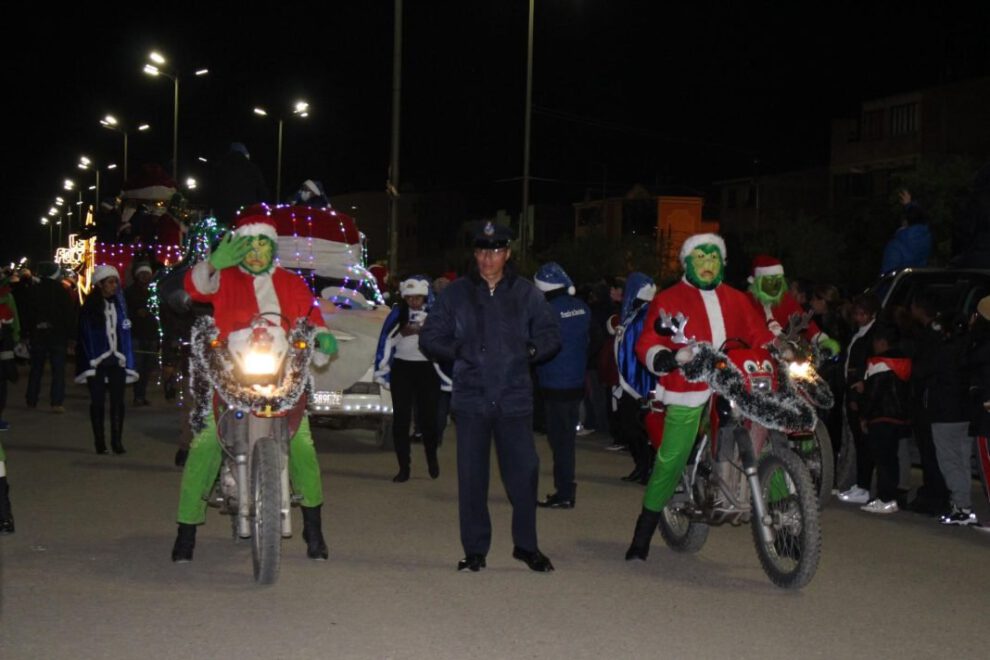 Desfile Navideño Oruro ilumina la ciudad y trae alegría a todos