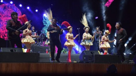 Llajtaymanta enamoró al público al ritmo de la morenada