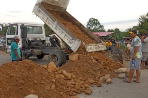 Bloqueo carretera Cochabamba-Santa Cruz por transportistas