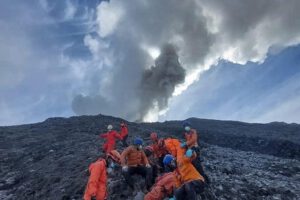 Erupción del volcán Marapi en Indonesia