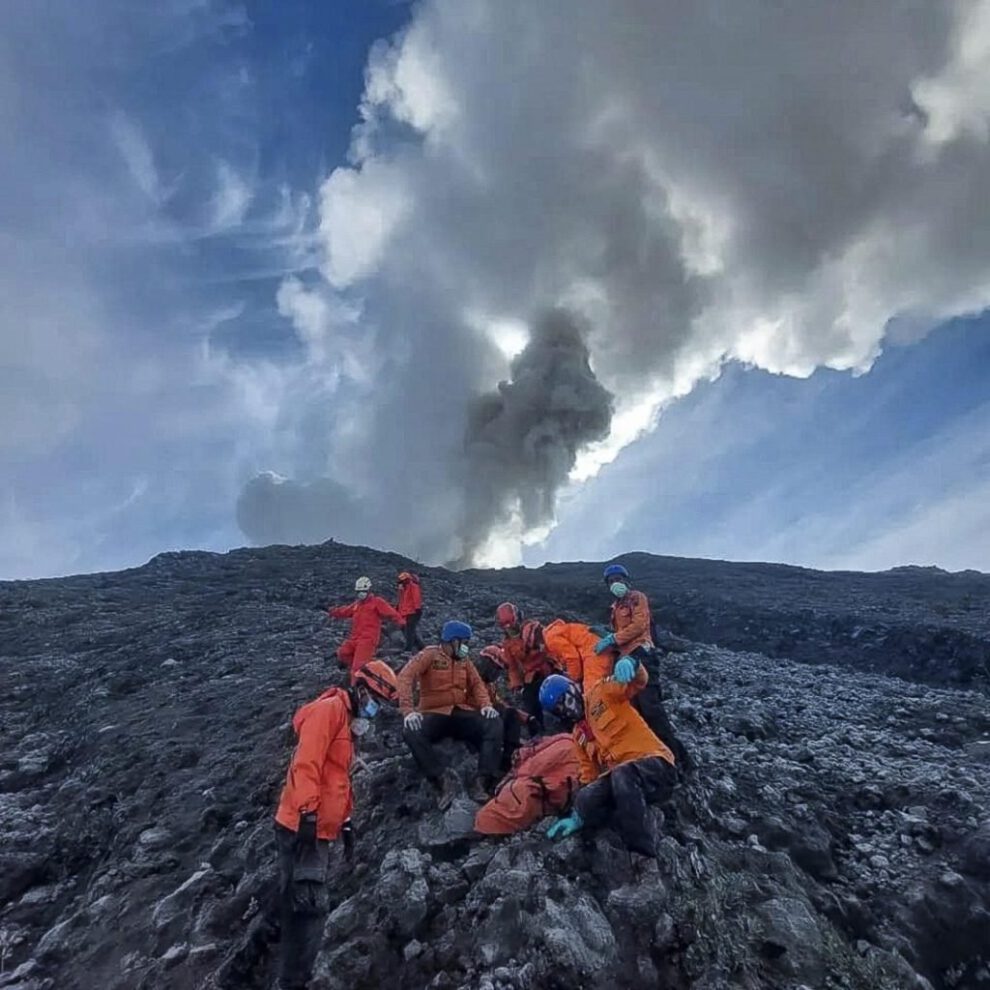 Erupción del volcán Marapi en Indonesia