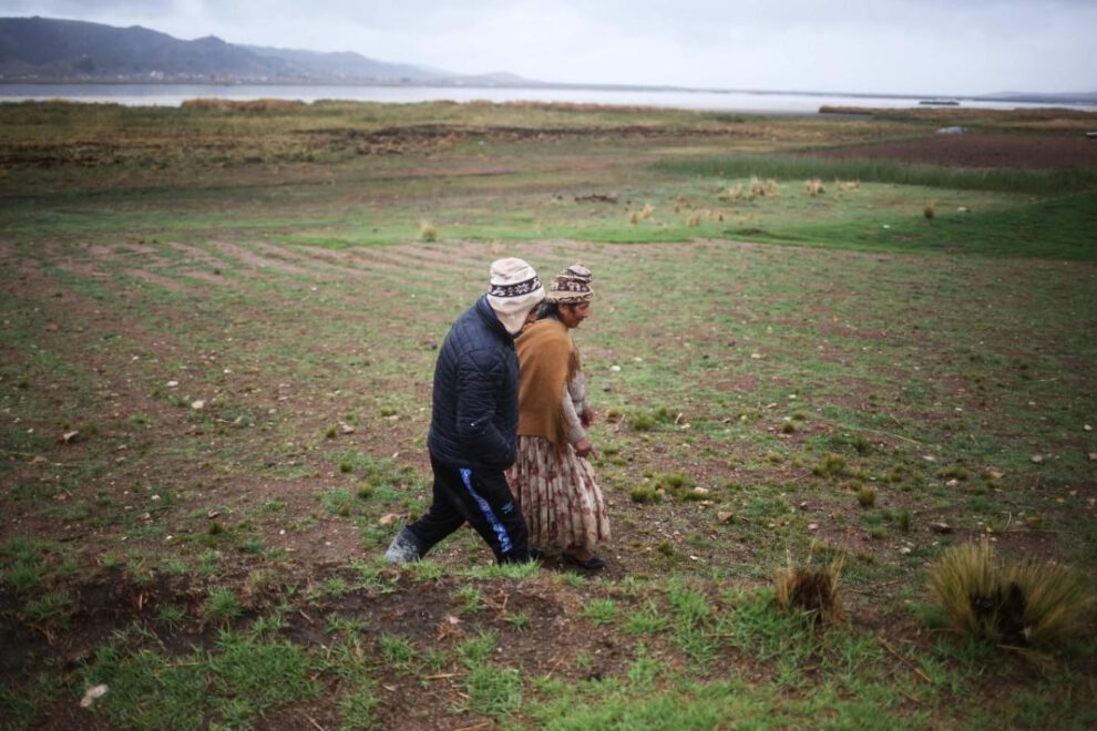 Sequía en el Lago Titicaca afecta a la Isla Cojata