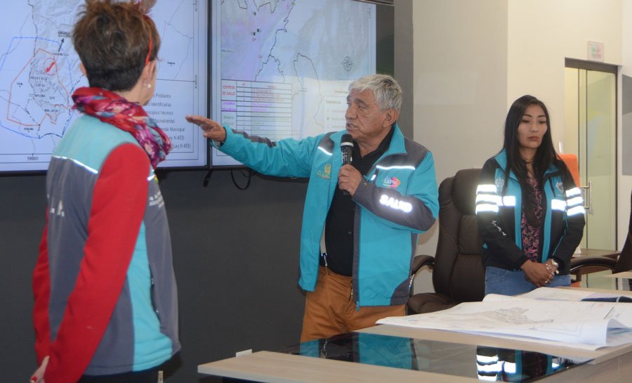 Avenida Ramiro Castillo en reclamo del alcalde Iván Arias