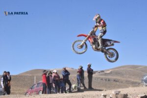 Motociclismo orureño cierra temporada con emocionante competencia