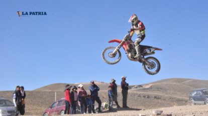 Motociclismo orureño cierra temporada con emocionante competencia