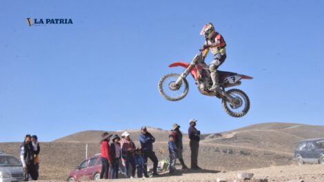 Motociclismo orureño cierra temporada con emocionante competencia