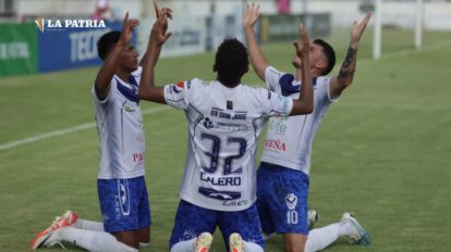 Jugadores de GV San José celebran el gol anotado a San Antonio