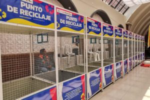 Reciclaje en Oruro con entrega de canastillos