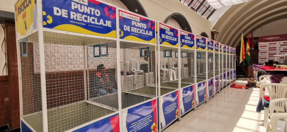 Reciclaje en Oruro con entrega de canastillos
