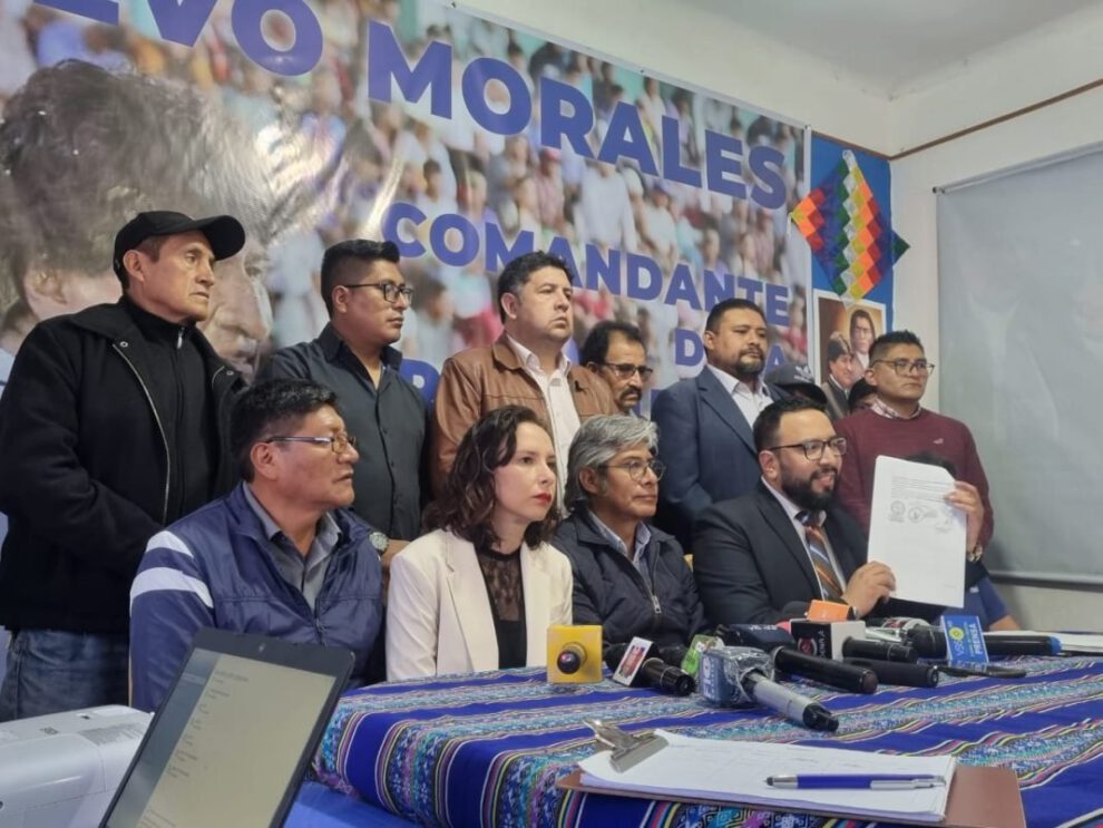 Amparo presentado por dirigentes arcistas contra el congreso de Lauca Ñ