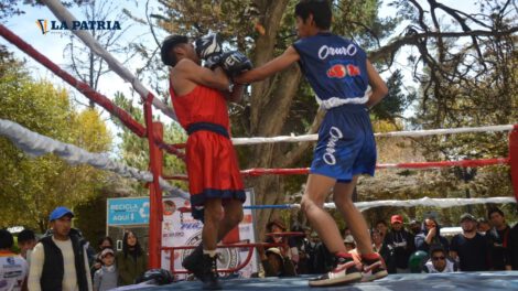 Festival de boxeo Puños de Acero II en Oruro