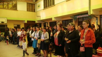 Mujeres emprendedoras capacitadas en repostería y gastronomía