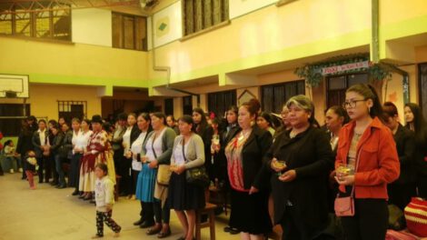 Mujeres emprendedoras capacitadas en repostería y gastronomía
