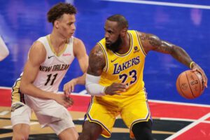 LeBron James en acción durante el NBA In-Season Tournament