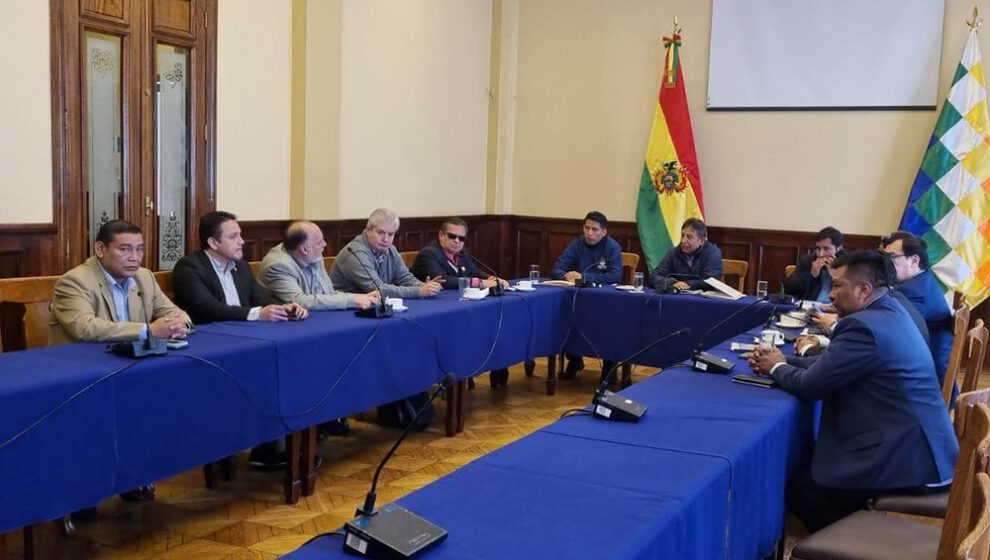 Ley de elecciones judiciales en reunión en la Vicepresidencia
