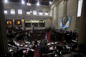 Prohibición de entrada a guatemaltecos por acciones antidemocráticas